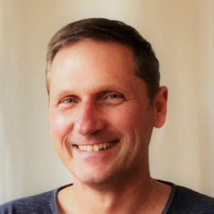 Gilles ARTERO - Formateur - Relaxologue énergéticien - Praticien Massage Assis entreprise :"Transmettre avec générosité et simplicité, faciliter la communication non verbale, se découvrir et partager avec respect"